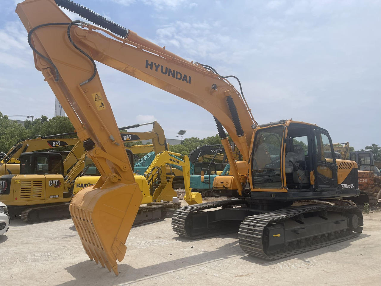 HYUNDAI 220LC-9S - Ekskavator perayap: gambar 3 HYUNDAI 220LC-9S - Ekskavator perayap: gambar 3