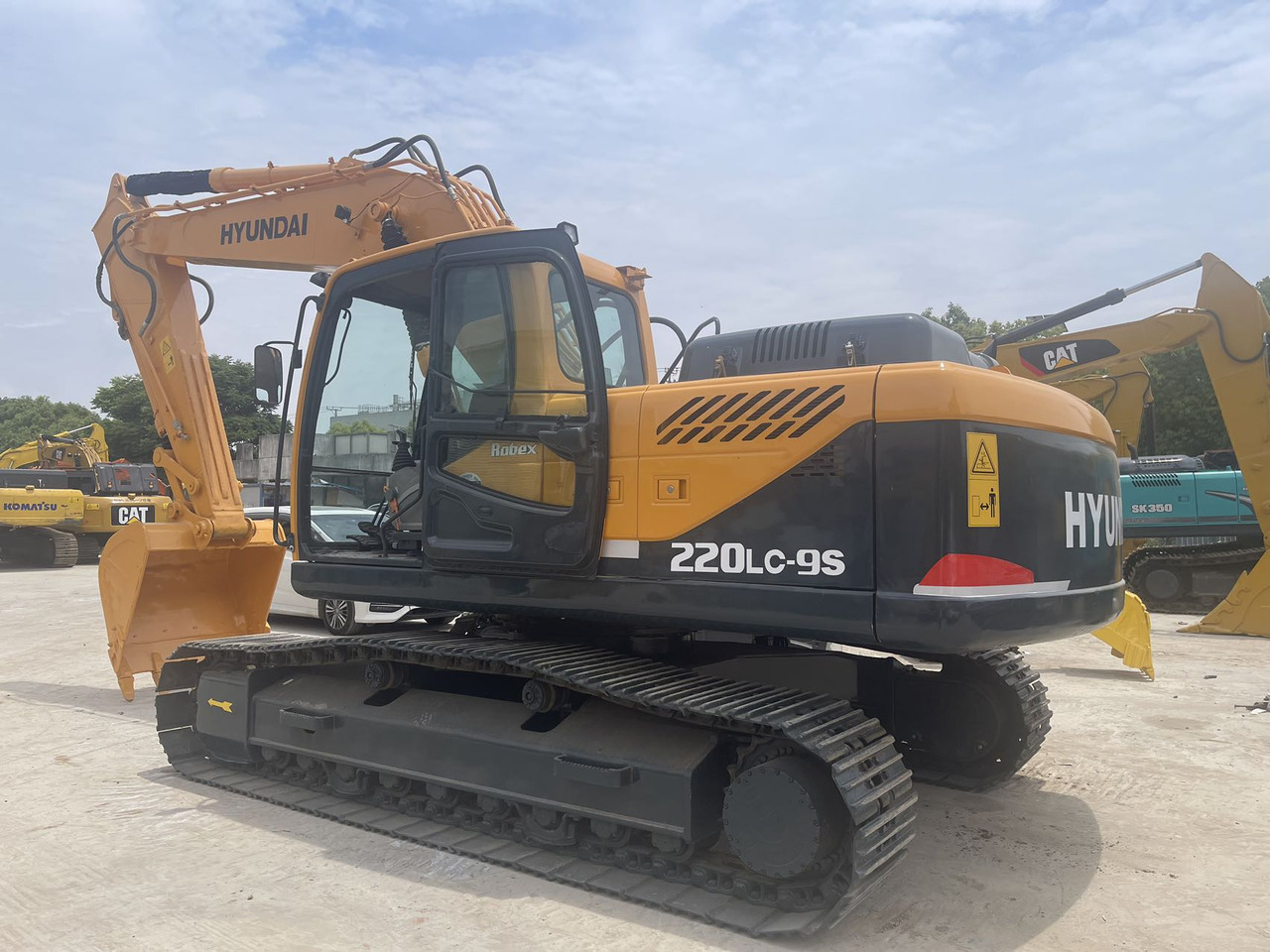 HYUNDAI 220LC-9S - Ekskavator perayap: gambar 2 HYUNDAI 220LC-9S - Ekskavator perayap: gambar 2