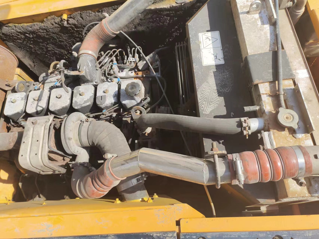HYUNDAI 220LC-9S - Ekskavator perayap: gambar 5 HYUNDAI 220LC-9S - Ekskavator perayap: gambar 5