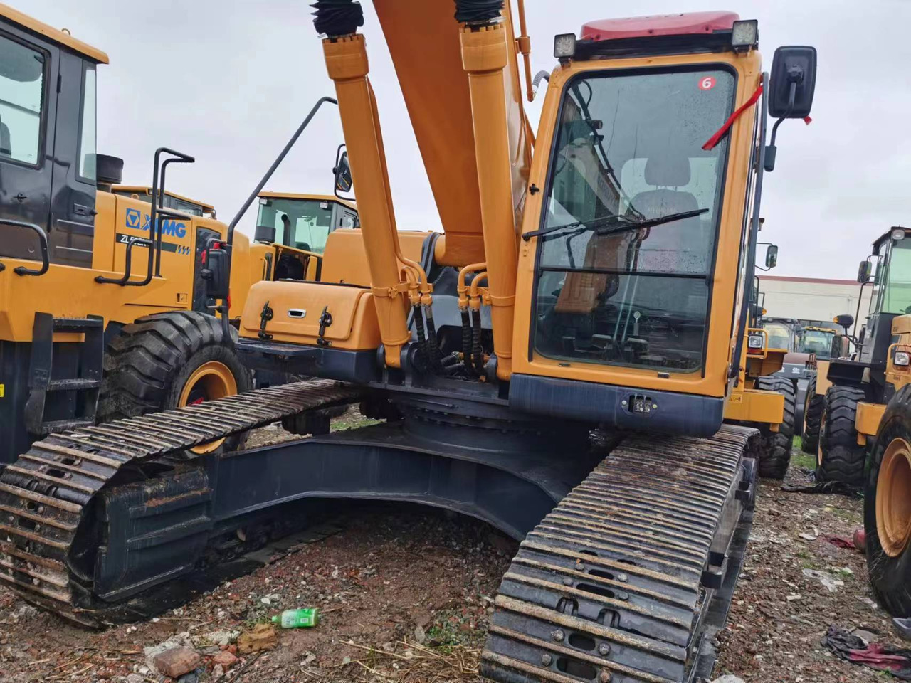 HYUNDAI 305LC-9T 220LC-9S - Ekskavator perayap: gambar 2 HYUNDAI 305LC-9T 220LC-9S - Ekskavator perayap: gambar 2
