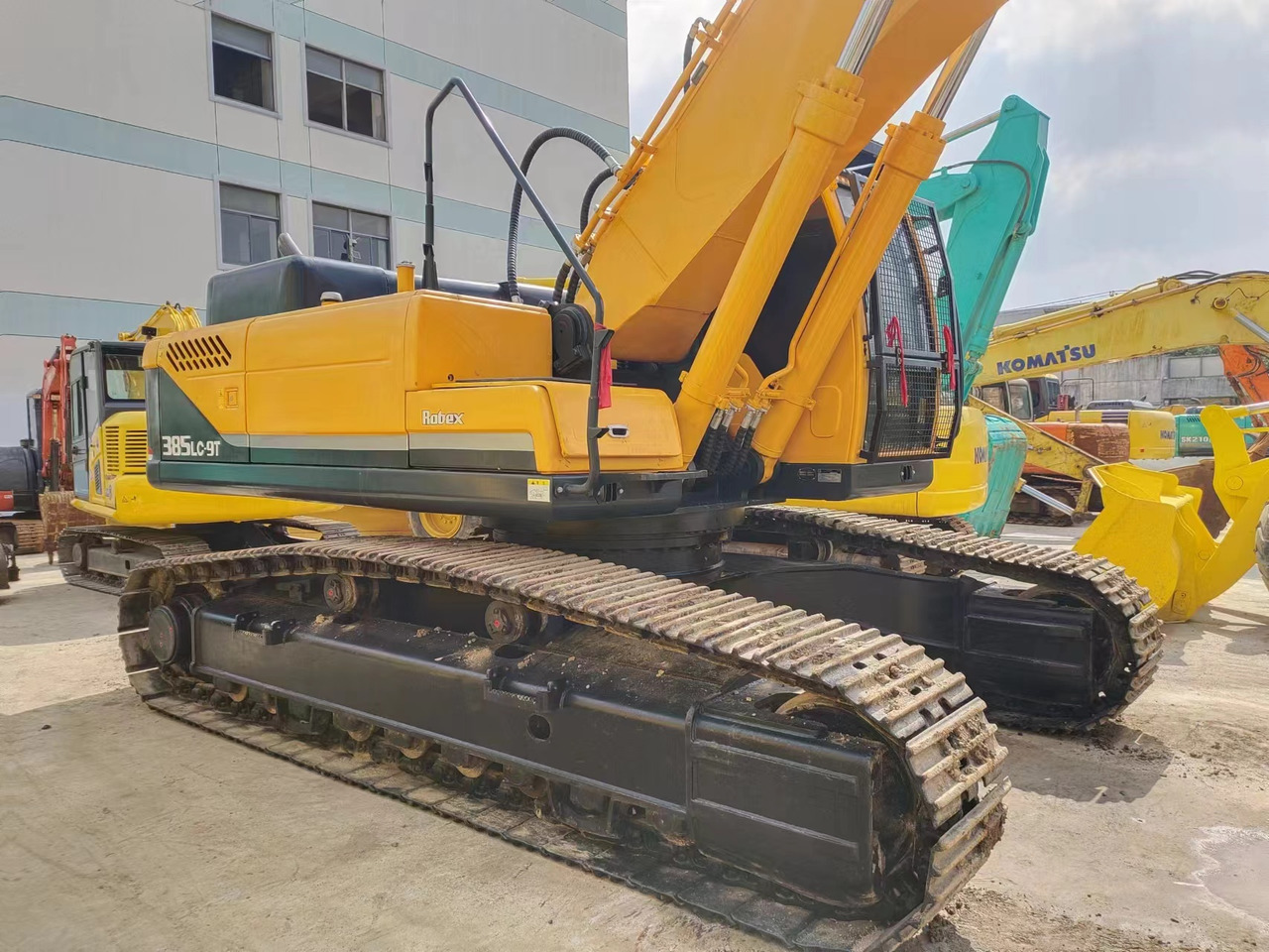 HYUNDAI R385LC-9T R305 R220 - Ekskavator perayap: gambar 4 HYUNDAI R385LC-9T R305 R220 - Ekskavator perayap: gambar 4