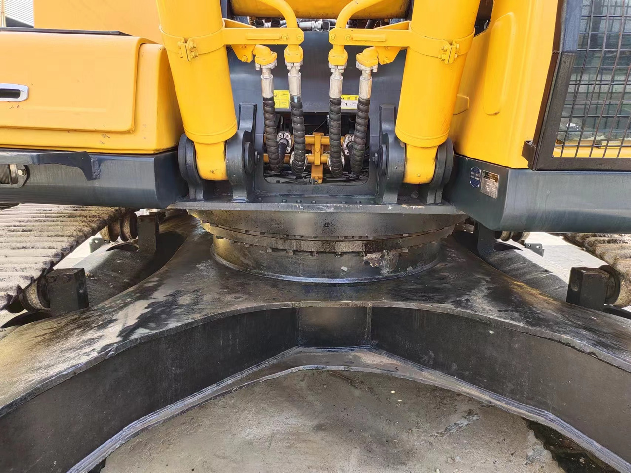 HYUNDAI R385LC-9T R305 R220 - Ekskavator perayap: gambar 3 HYUNDAI R385LC-9T R305 R220 - Ekskavator perayap: gambar 3