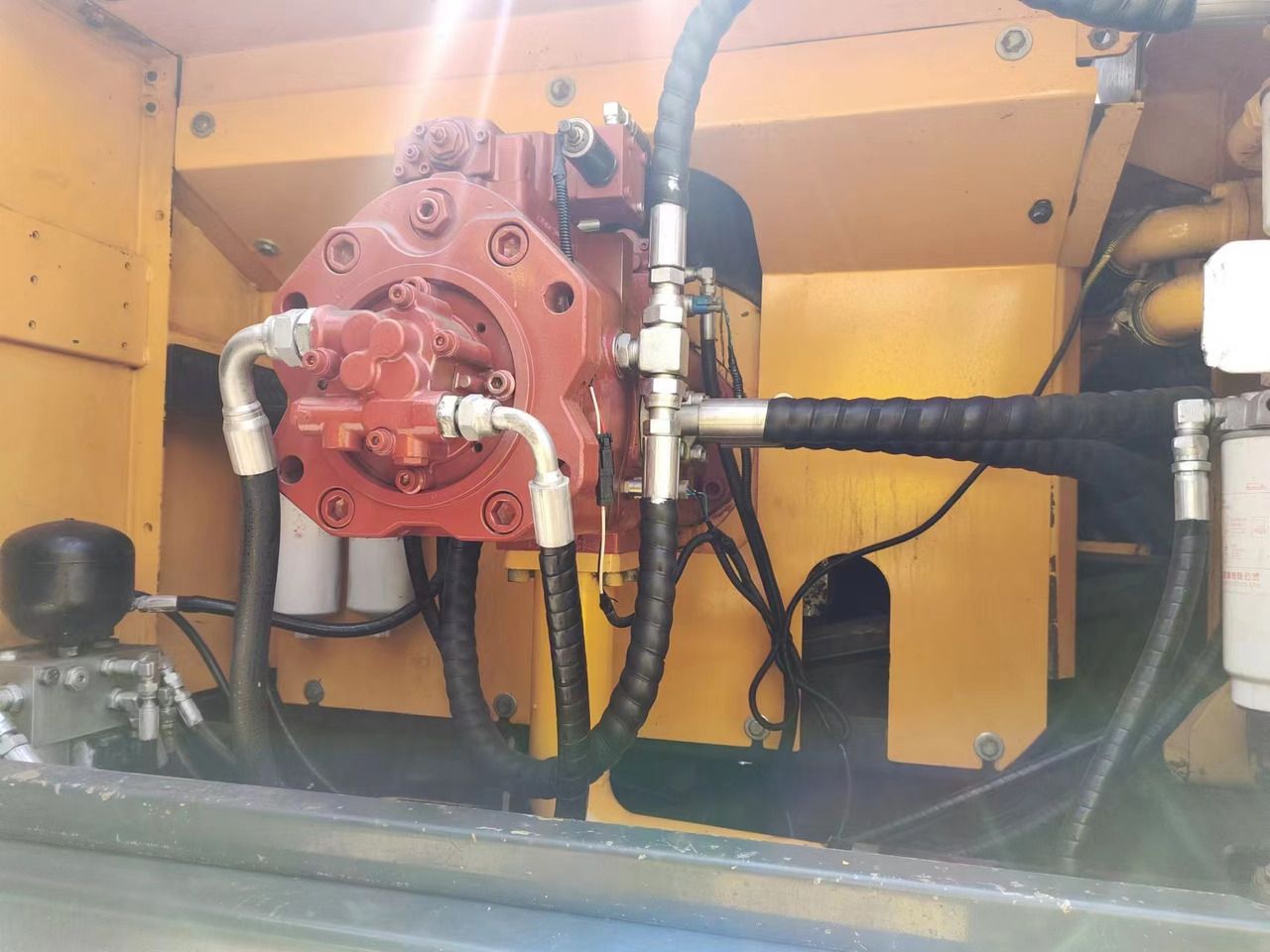 HYUNDAI R385LC-9T R305 R220 - Ekskavator perayap: gambar 5 HYUNDAI R385LC-9T R305 R220 - Ekskavator perayap: gambar 5