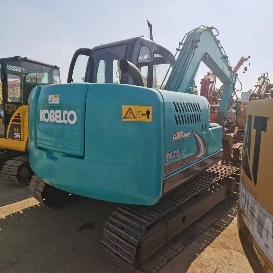 KOBELCO SK75 - Ekskavator mini: gambar 1 KOBELCO SK75 - Ekskavator mini: gambar 1
