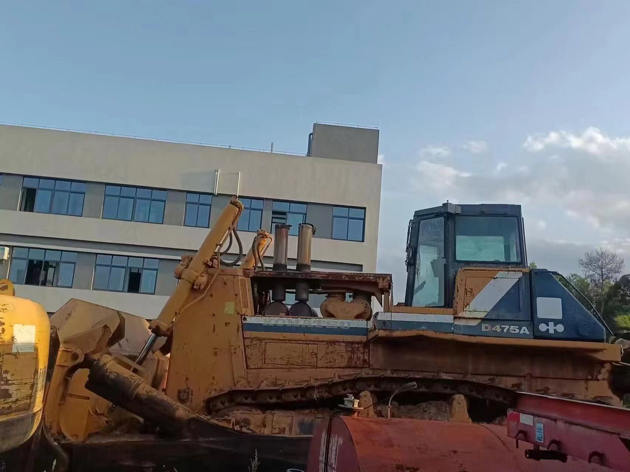 KOMATSU D475 - Bulldozer: gambar 3 KOMATSU D475 - Bulldozer: gambar 3