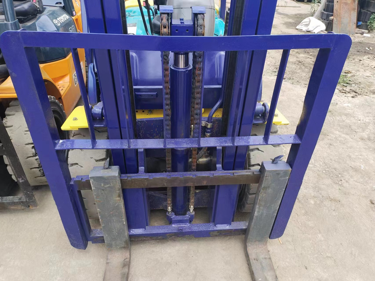 KOMATSU FD30 - Forklift diesel: gambar 3 KOMATSU FD30 - Forklift diesel: gambar 3