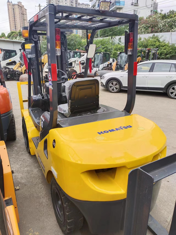 Forklift diesel KOMATSU FD30: gambar 7 Forklift diesel KOMATSU FD30: gambar 7