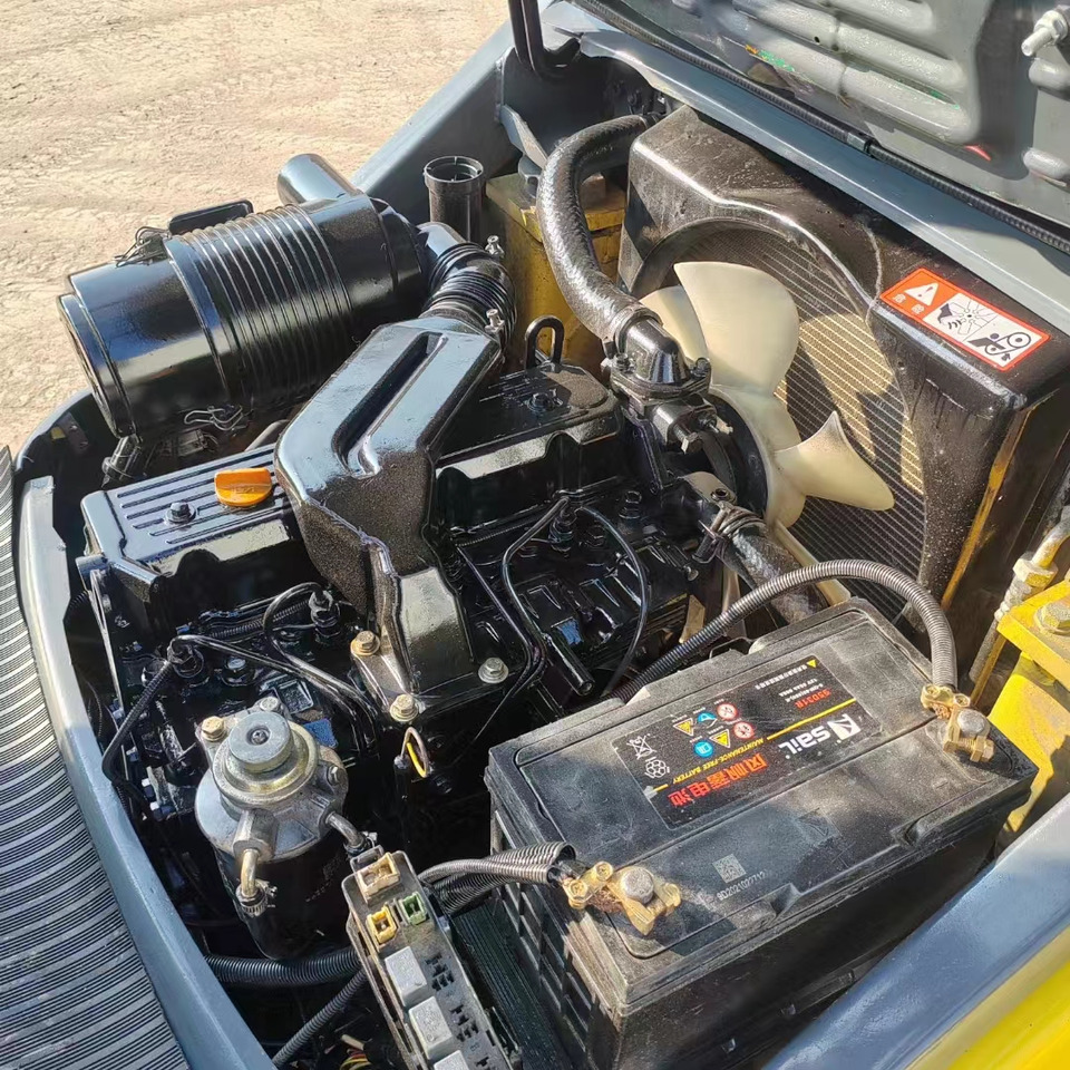 Forklift diesel KOMATSU FD30: gambar 6 Forklift diesel KOMATSU FD30: gambar 6