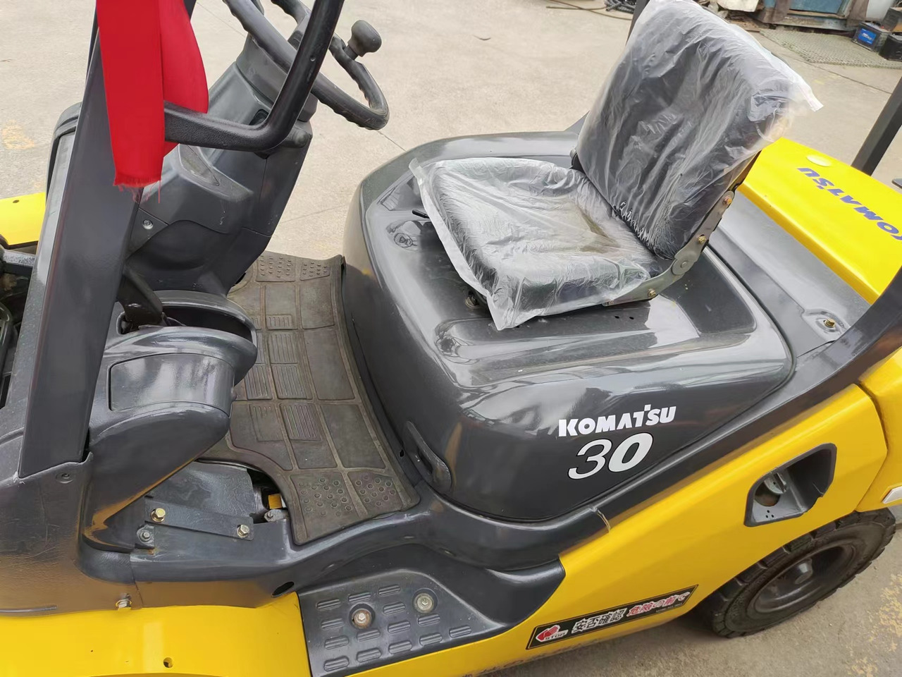 KOMATSU FD30 - Forklift diesel: gambar 2 KOMATSU FD30 - Forklift diesel: gambar 2