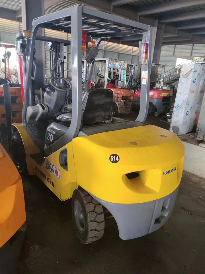 KOMATSU FD30 - Forklift diesel: gambar 2 KOMATSU FD30 - Forklift diesel: gambar 2