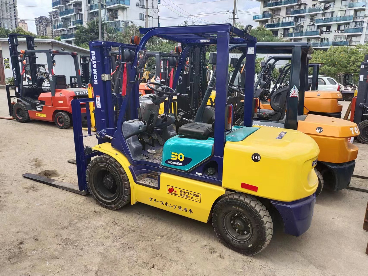 KOMATSU FD30 - Forklift diesel: gambar 2 KOMATSU FD30 - Forklift diesel: gambar 2