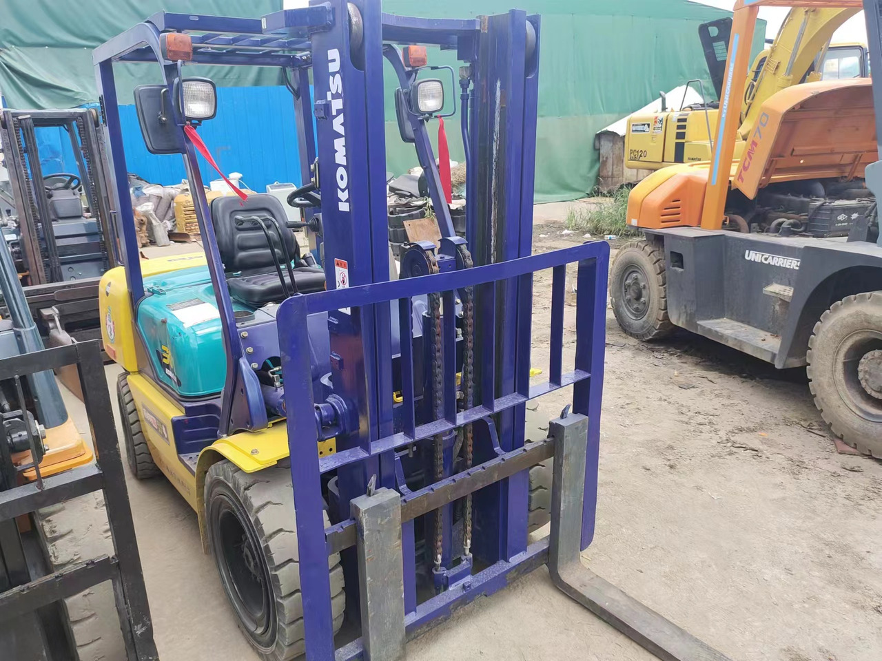 KOMATSU FD30 - Forklift diesel: gambar 4 KOMATSU FD30 - Forklift diesel: gambar 4