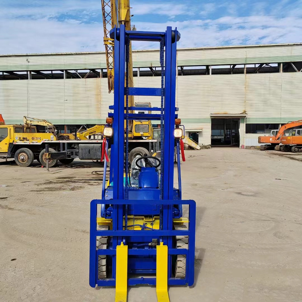 KOMATSU FD30 - Forklift diesel: gambar 4 KOMATSU FD30 - Forklift diesel: gambar 4
