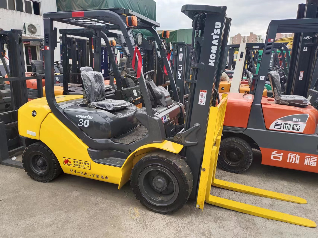 KOMATSU FD30 - Forklift diesel: gambar 3 KOMATSU FD30 - Forklift diesel: gambar 3