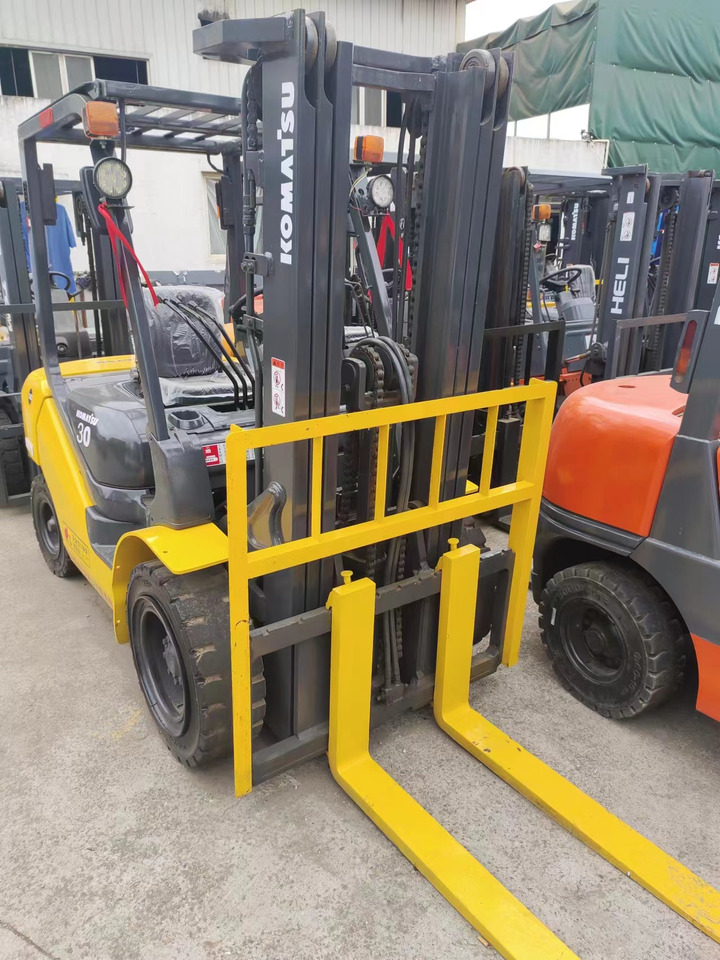 KOMATSU FD30 FD50 FD70 Japanese diesel forklift - Forklift diesel: gambar 2 KOMATSU FD30 FD50 FD70 Japanese diesel forklift - Forklift diesel: gambar 2
