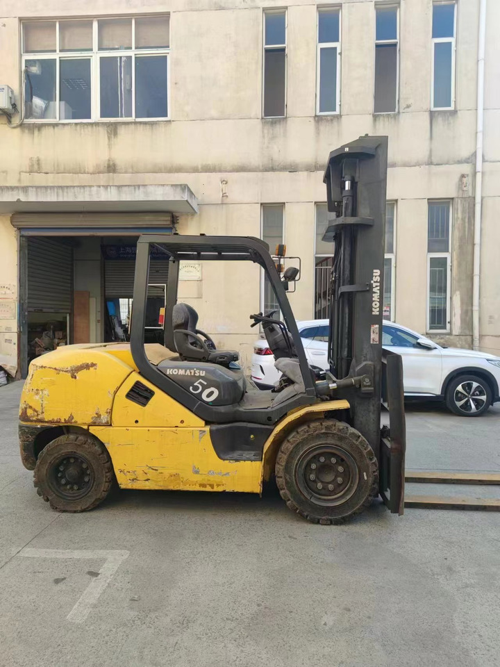 KOMATSU FD50 original - Forklift diesel: gambar 1 KOMATSU FD50 original - Forklift diesel: gambar 1