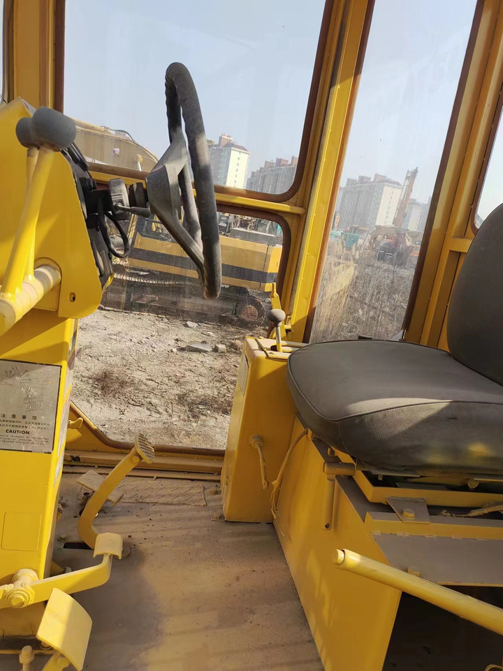 KOMATSU GD825A - Grader: gambar 4 KOMATSU GD825A - Grader: gambar 4