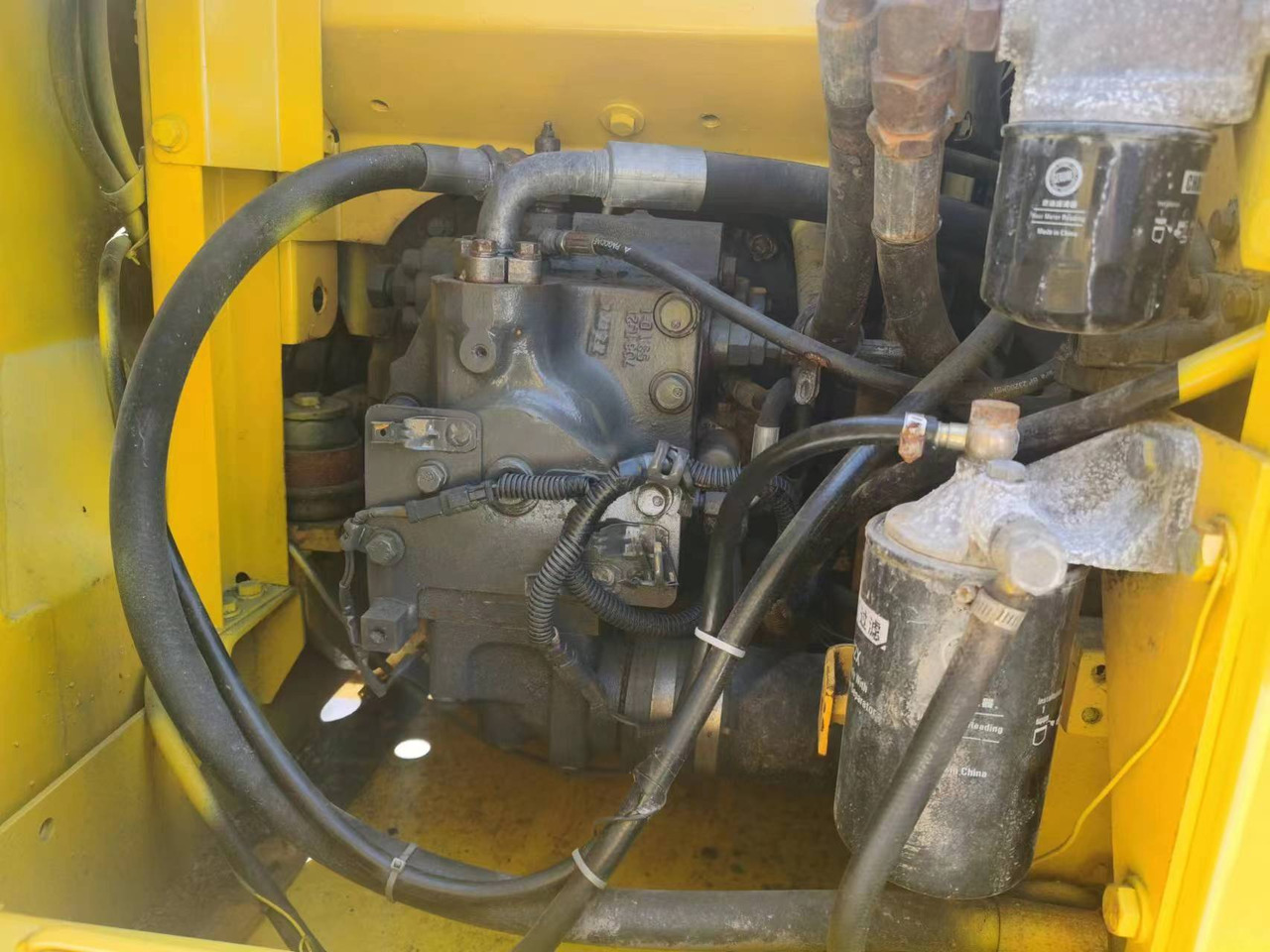 KOMATSU PC130-7 - Ekskavator perayap: gambar 5 KOMATSU PC130-7 - Ekskavator perayap: gambar 5