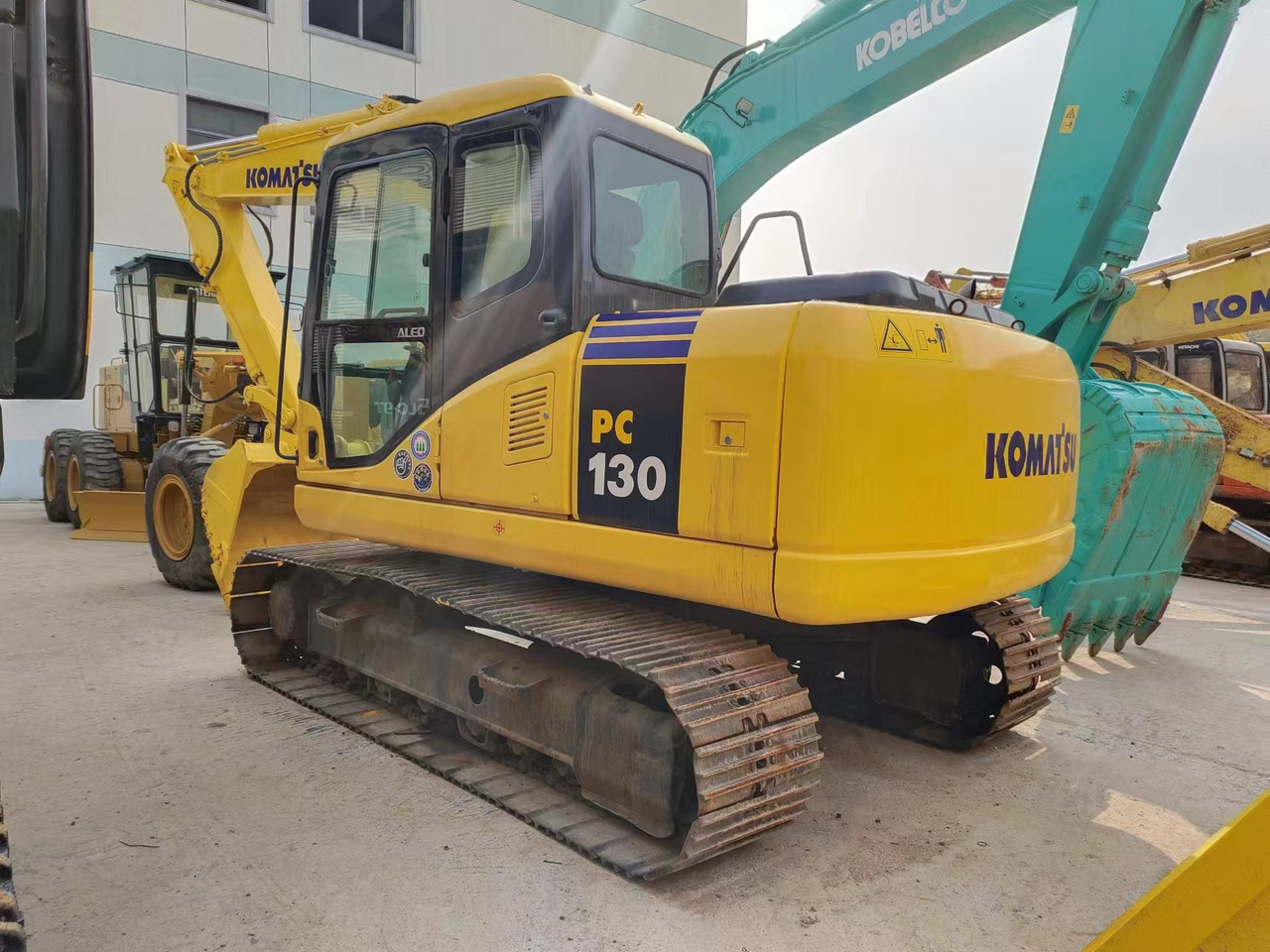 KOMATSU PC130-7 - Ekskavator perayap: gambar 4 KOMATSU PC130-7 - Ekskavator perayap: gambar 4