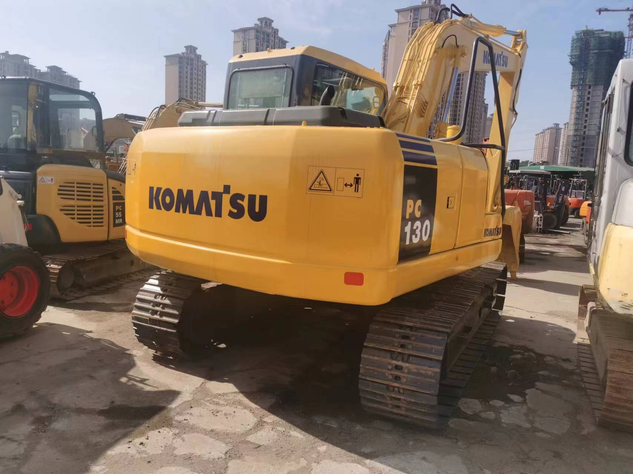 KOMATSU PC130-7 - Ekskavator perayap: gambar 3 KOMATSU PC130-7 - Ekskavator perayap: gambar 3
