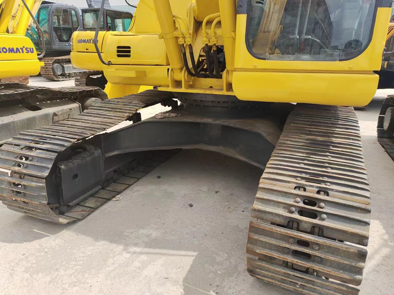 KOMATSU PC200-7 - Ekskavator perayap: gambar 5 KOMATSU PC200-7 - Ekskavator perayap: gambar 5