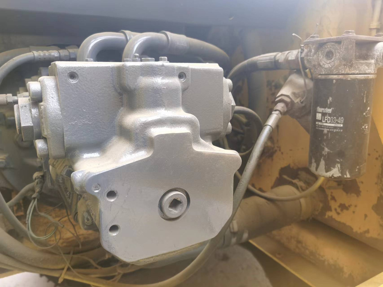 KOMATSU PC200-7 - Ekskavator perayap: gambar 4 KOMATSU PC200-7 - Ekskavator perayap: gambar 4