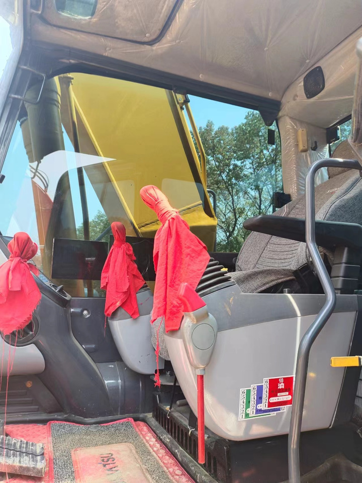 KOMATSU PC200-8 - Ekskavator perayap: gambar 3 KOMATSU PC200-8 - Ekskavator perayap: gambar 3