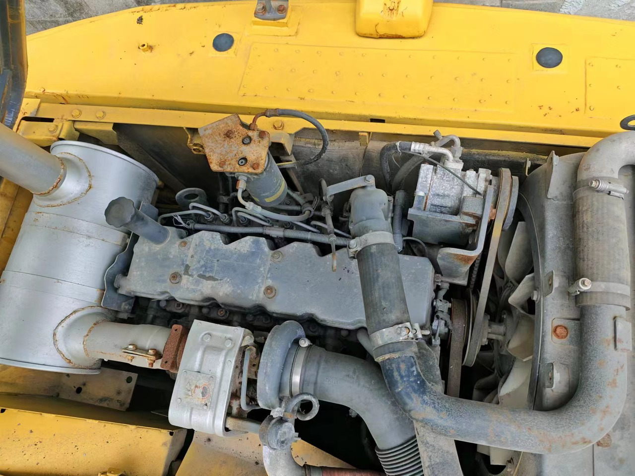 KOMATSU PC200-8 - Ekskavator perayap: gambar 5 KOMATSU PC200-8 - Ekskavator perayap: gambar 5