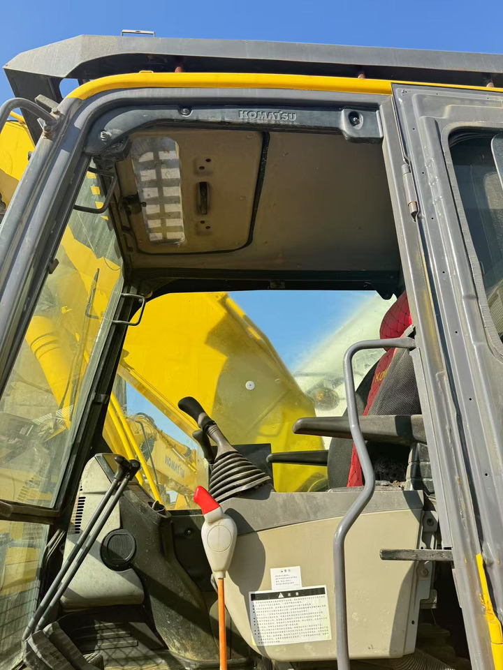 KOMATSU PC200-8 - Ekskavator perayap: gambar 4 KOMATSU PC200-8 - Ekskavator perayap: gambar 4