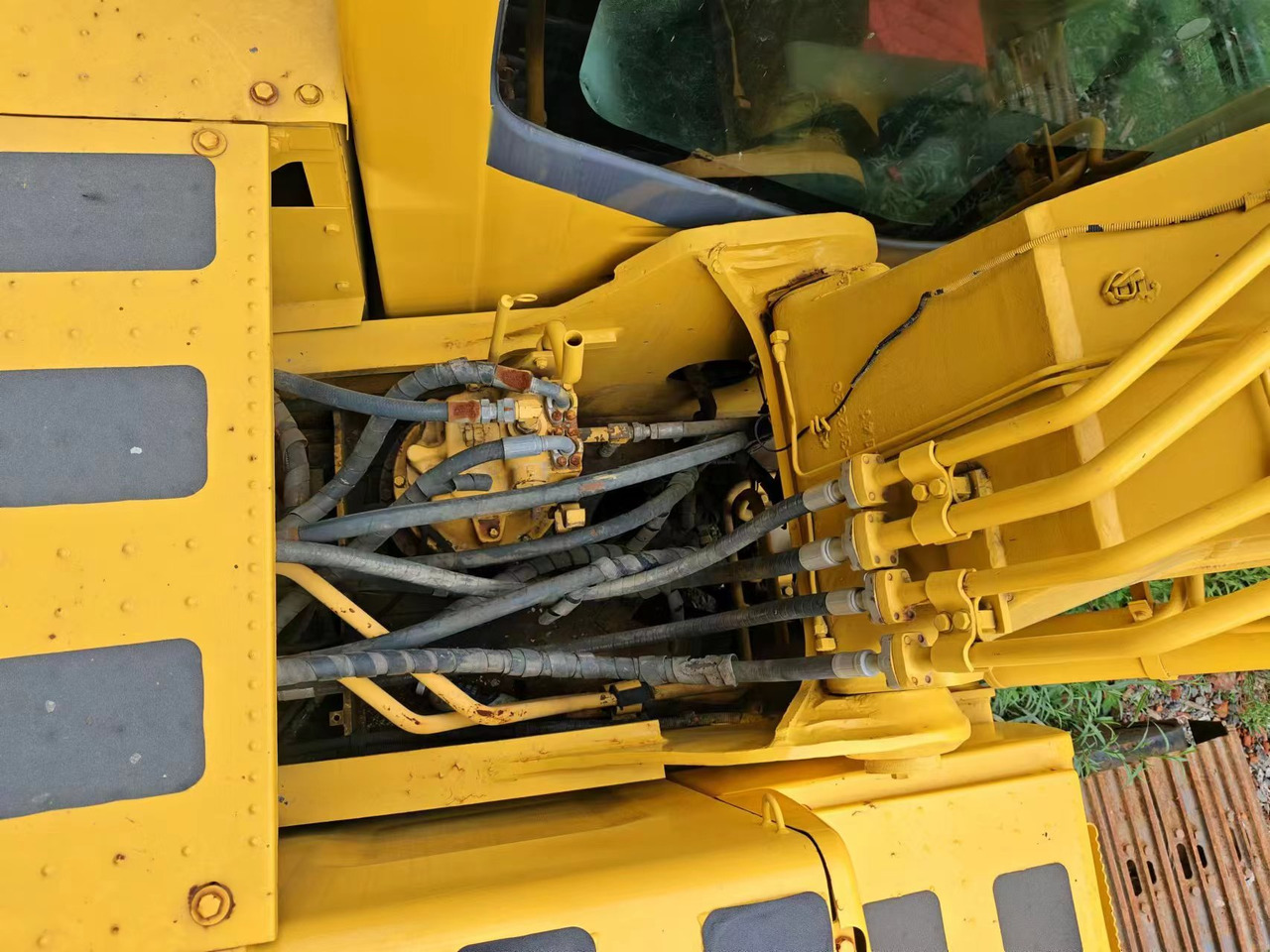 KOMATSU PC200-8 - Ekskavator perayap: gambar 5 KOMATSU PC200-8 - Ekskavator perayap: gambar 5