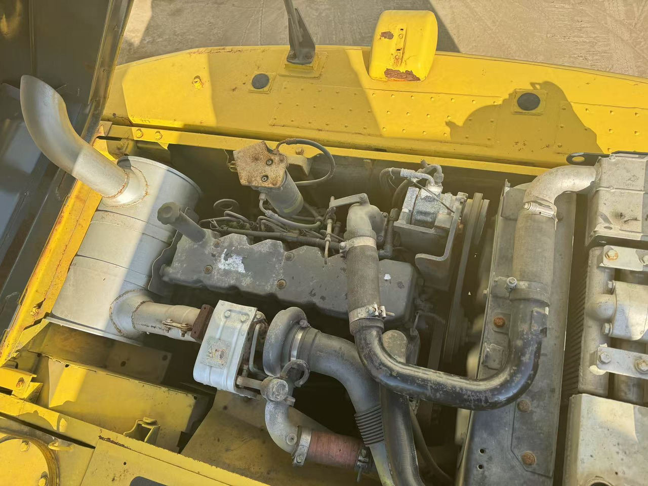 KOMATSU PC200-8 - Ekskavator perayap: gambar 5 KOMATSU PC200-8 - Ekskavator perayap: gambar 5