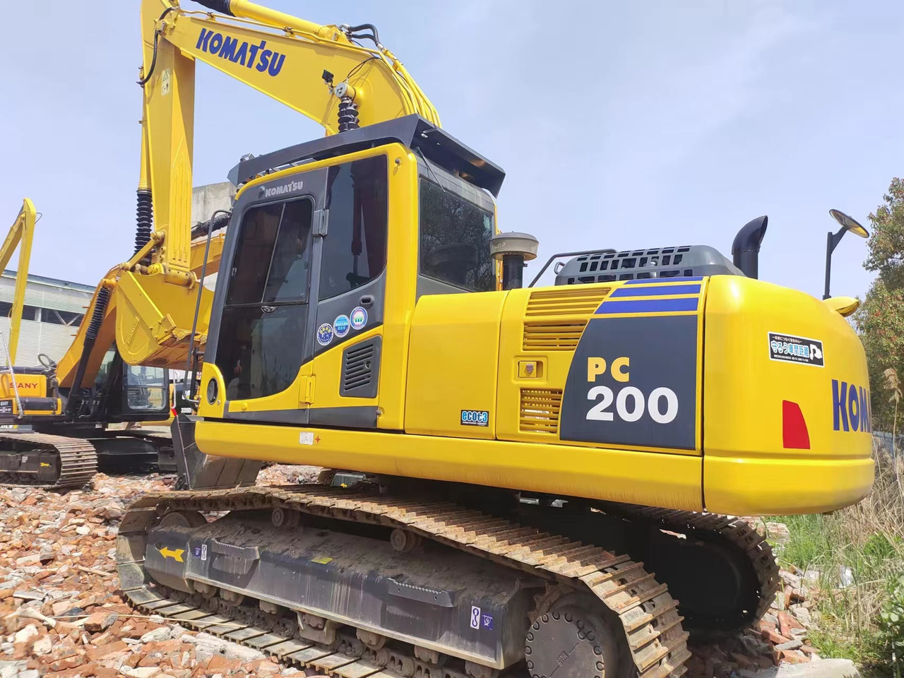 KOMATSU PC200-8 - Ekskavator perayap: gambar 1 KOMATSU PC200-8 - Ekskavator perayap: gambar 1
