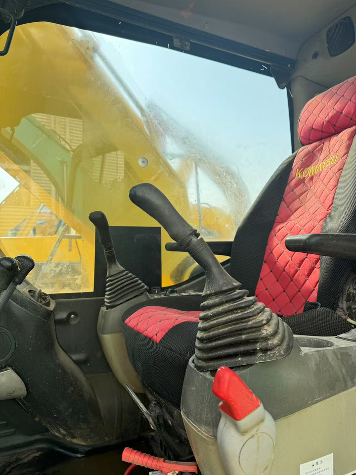 KOMATSU PC200-8 - Ekskavator perayap: gambar 4 KOMATSU PC200-8 - Ekskavator perayap: gambar 4