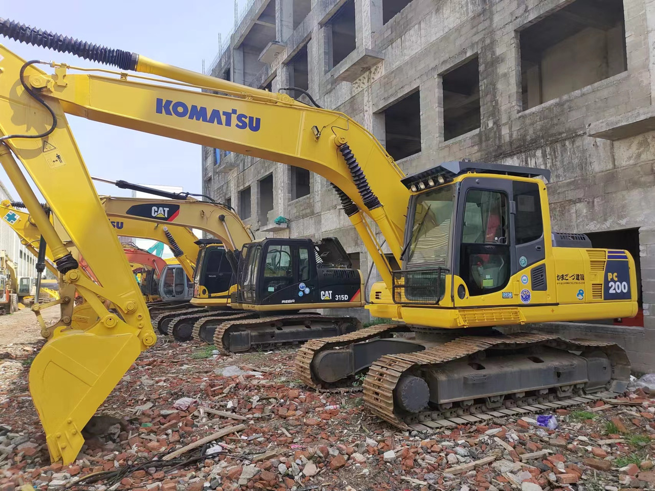 KOMATSU PC200-8 PC200-7 PC220-7 - Ekskavator perayap: gambar 1 KOMATSU PC200-8 PC200-7 PC220-7 - Ekskavator perayap: gambar 1