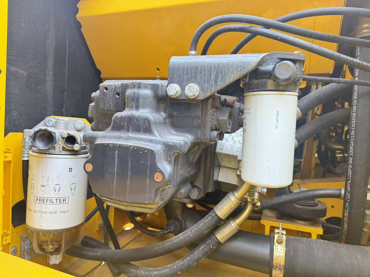 KOMATSU PC210-8 - Ekskavator perayap: gambar 5 KOMATSU PC210-8 - Ekskavator perayap: gambar 5