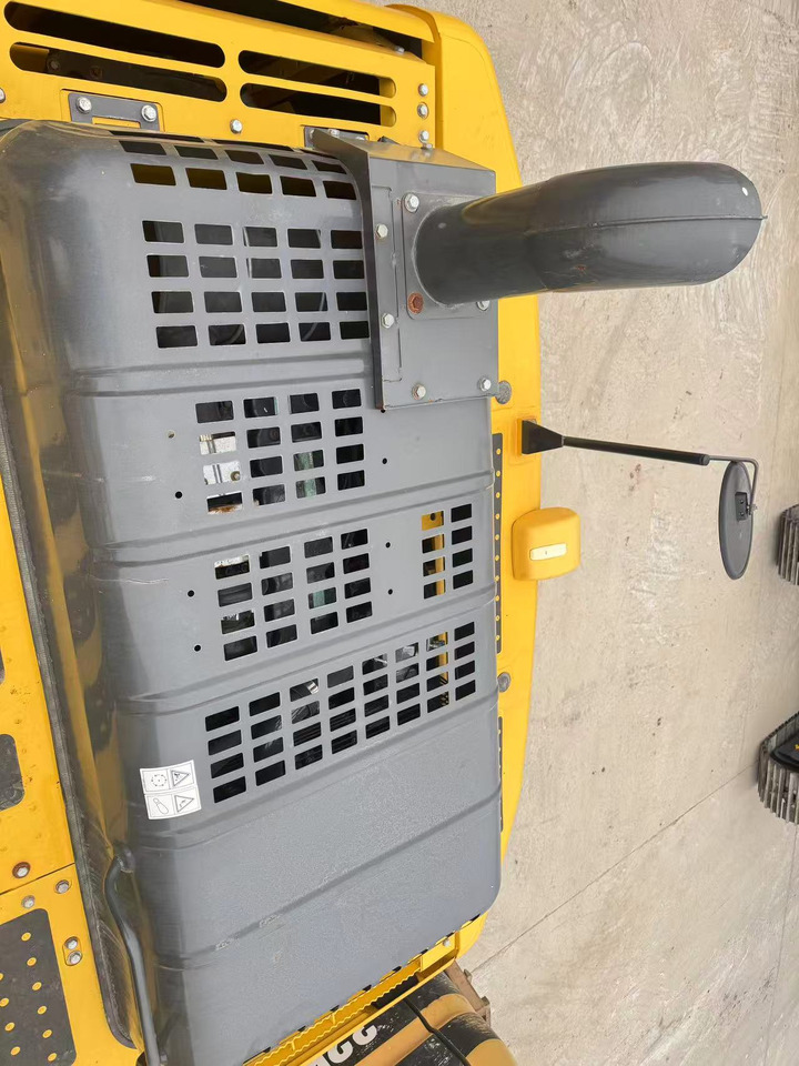 KOMATSU PC210 - Ekskavator perayap: gambar 3 KOMATSU PC210 - Ekskavator perayap: gambar 3