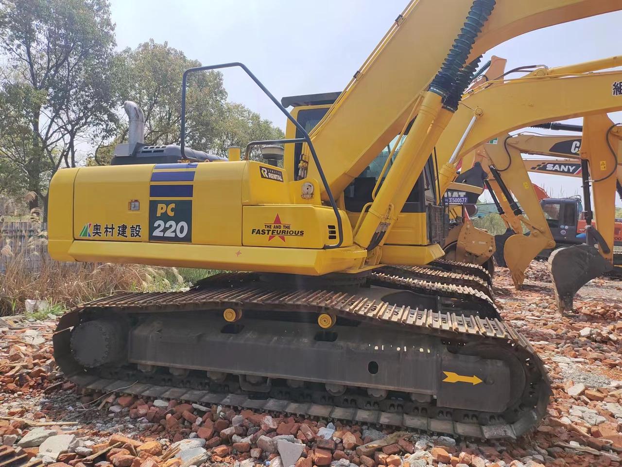 KOMATSU PC220-8 - Ekskavator perayap: gambar 2 KOMATSU PC220-8 - Ekskavator perayap: gambar 2