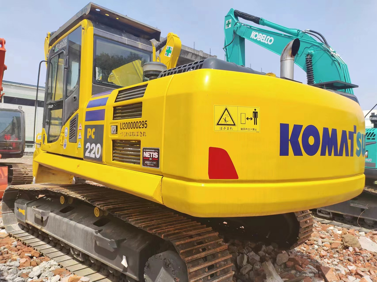 KOMATSU PC220-8 - Ekskavator perayap: gambar 5 KOMATSU PC220-8 - Ekskavator perayap: gambar 5