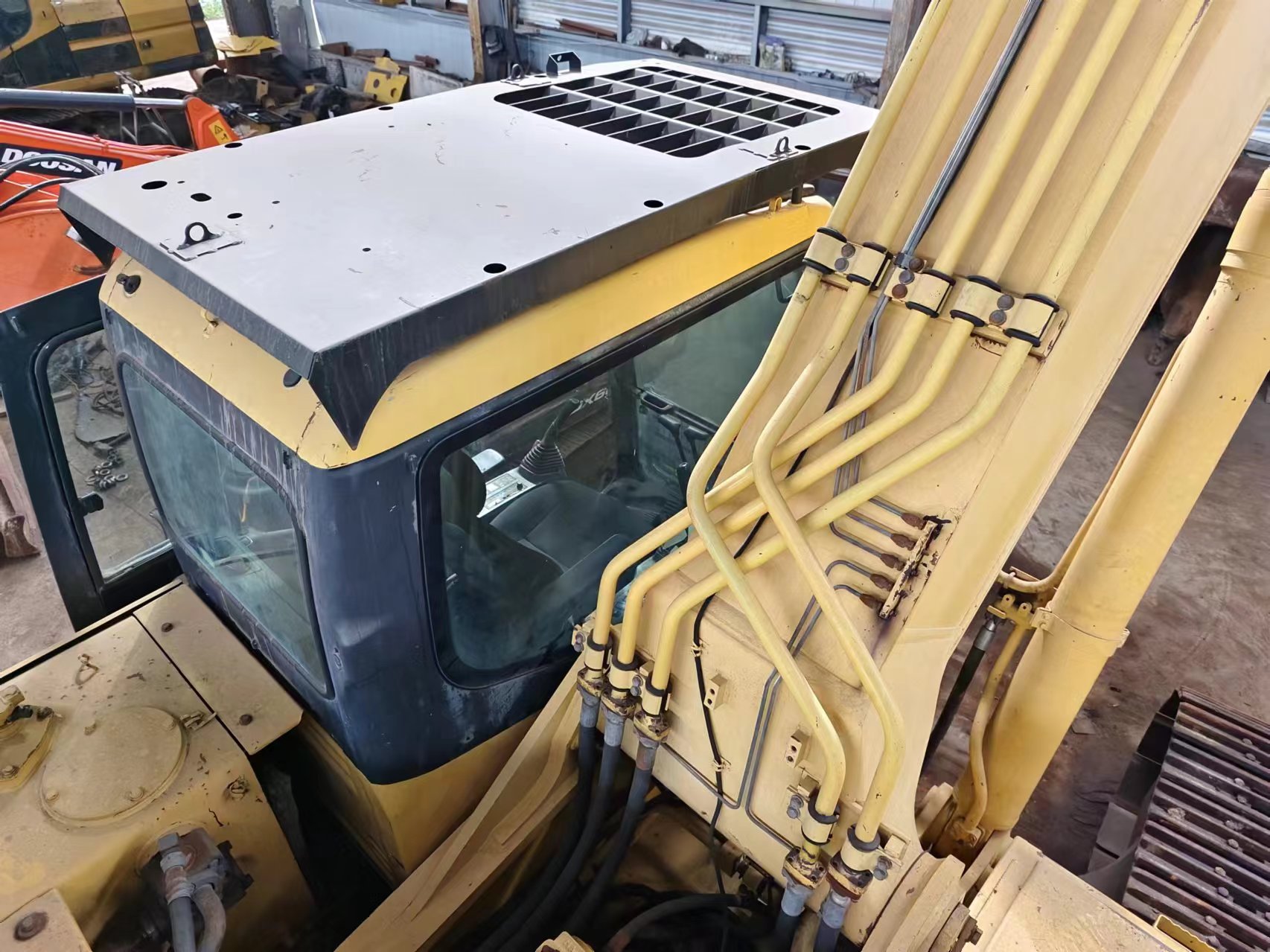 Ekskavator perayap KOMATSU PC400-7: gambar 10