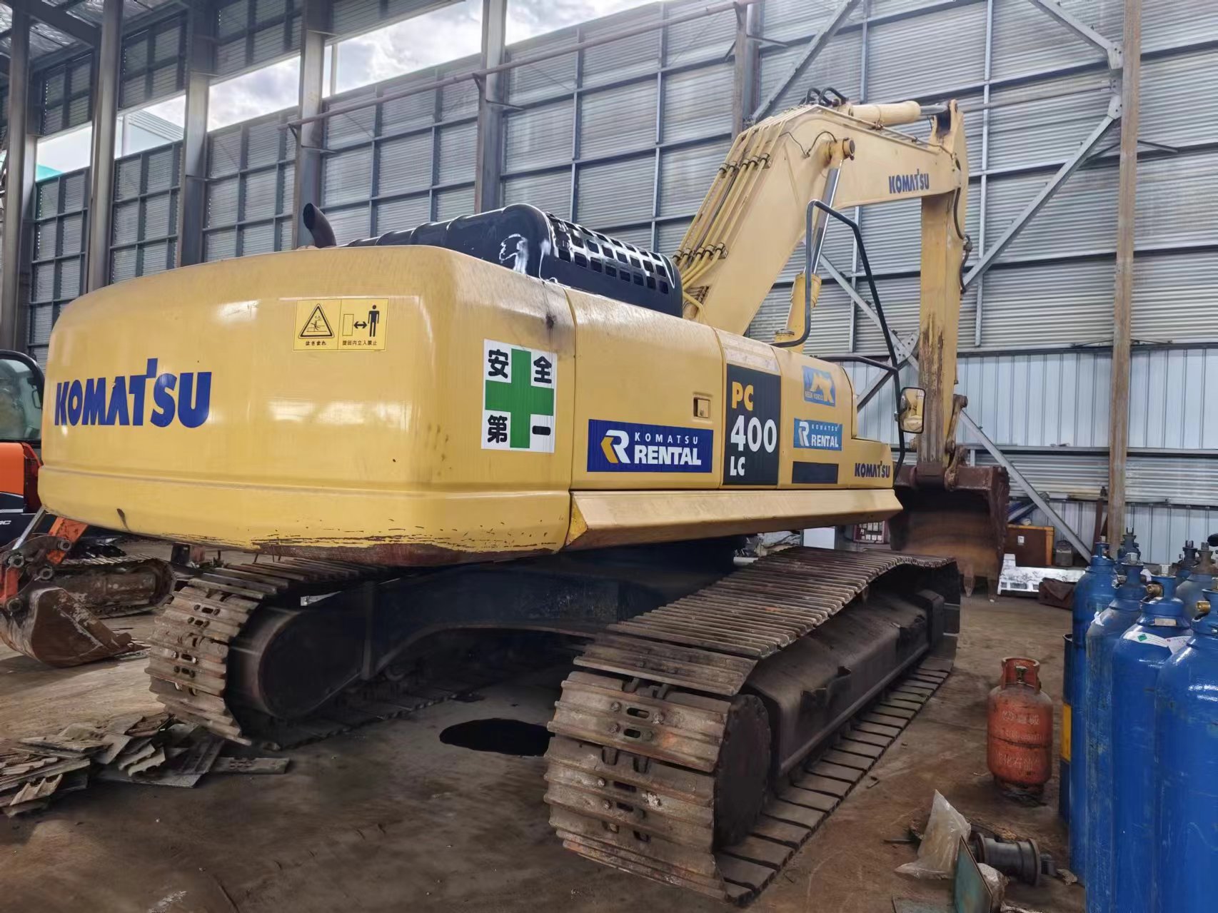 KOMATSU PC400-7 - Ekskavator perayap: gambar 1 KOMATSU PC400-7 - Ekskavator perayap: gambar 1