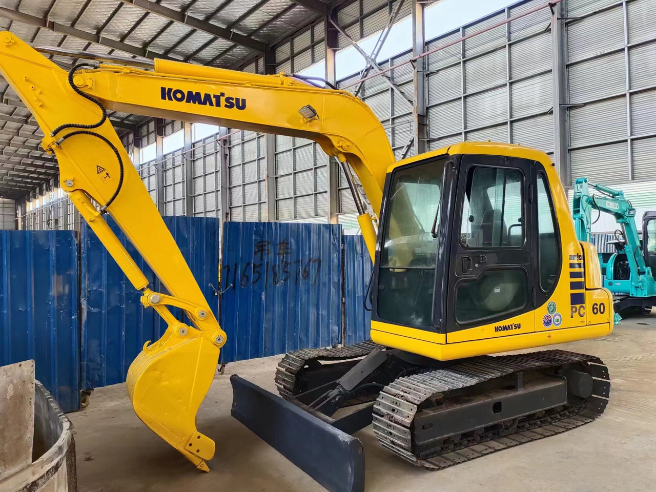 KOMATSU PC60-7 - Ekskavator perayap: gambar 1 KOMATSU PC60-7 - Ekskavator perayap: gambar 1