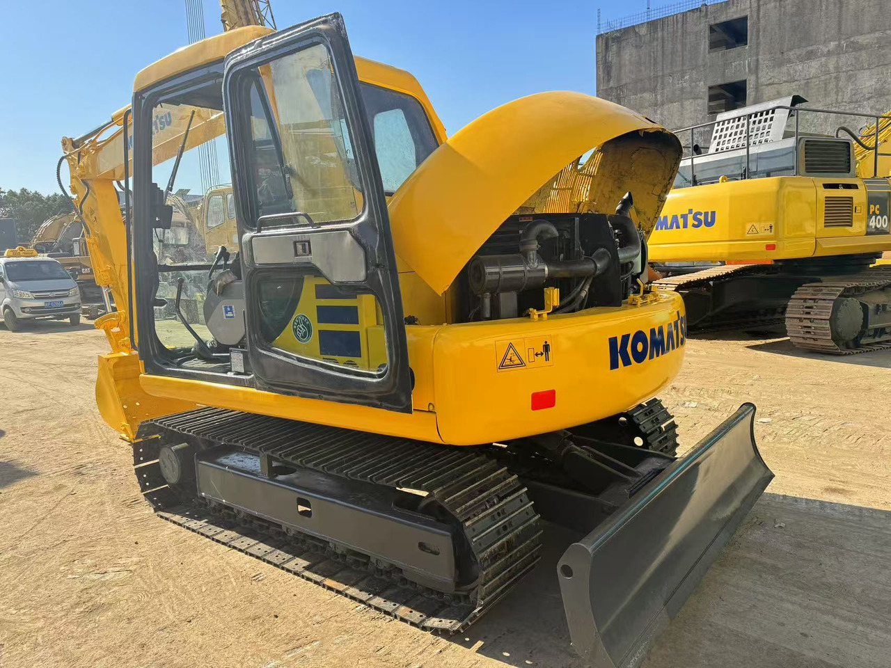 KOMATSU PC60-7 - Ekskavator perayap: gambar 2 KOMATSU PC60-7 - Ekskavator perayap: gambar 2