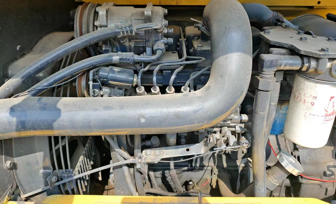 KOMATSU PC60-7 PC56 PC60 - Ekskavator mini: gambar 3 KOMATSU PC60-7 PC56 PC60 - Ekskavator mini: gambar 3