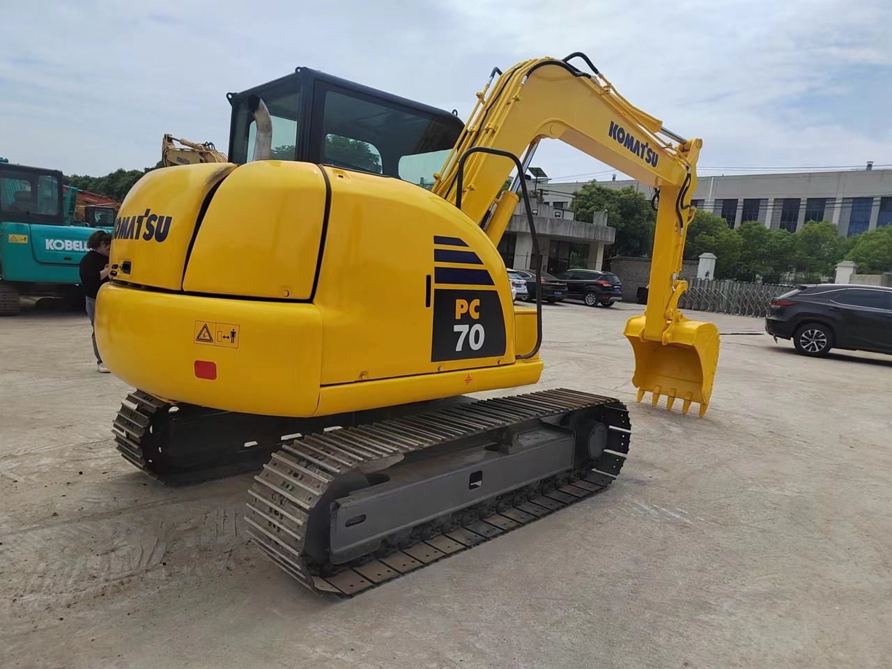 KOMATSU PC70-8 - Ekskavator perayap: gambar 4 KOMATSU PC70-8 - Ekskavator perayap: gambar 4