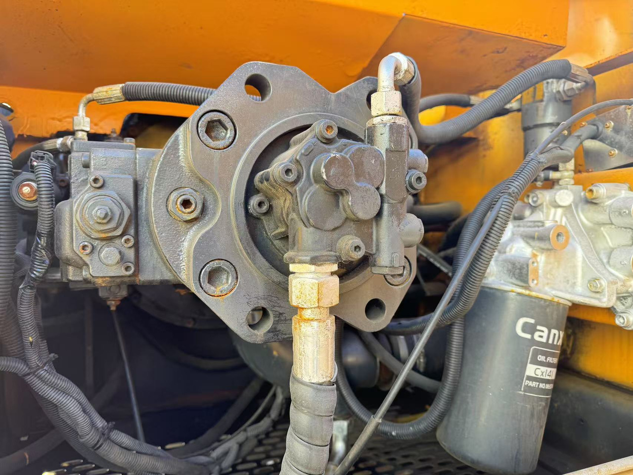 SANY SY215C - Ekskavator perayap: gambar 5 SANY SY215C - Ekskavator perayap: gambar 5