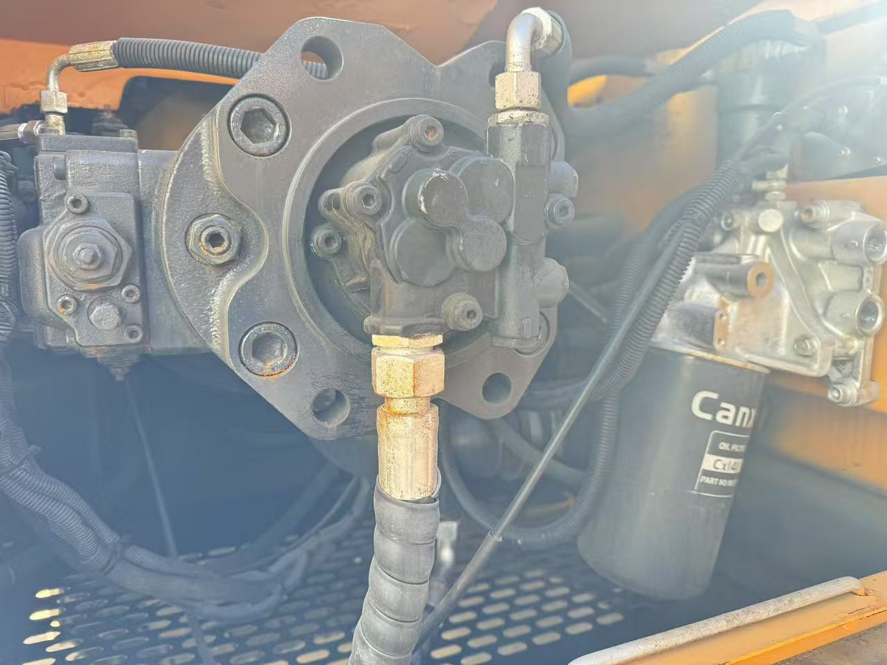 SANY SY215C - Ekskavator perayap: gambar 3 SANY SY215C - Ekskavator perayap: gambar 3