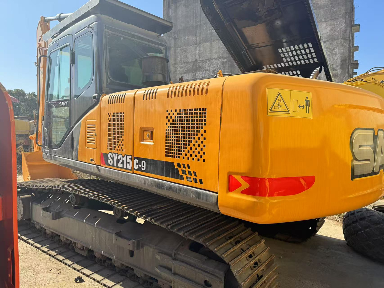 SANY SY215C - Ekskavator perayap: gambar 2 SANY SY215C - Ekskavator perayap: gambar 2