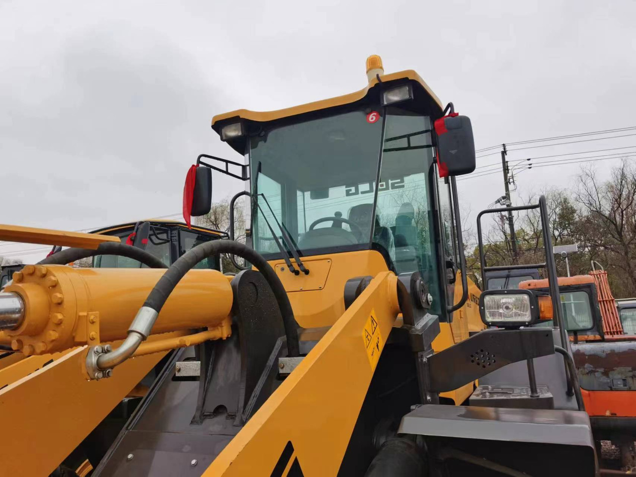 SDLG L956F - Wheel loader: gambar 2 SDLG L956F - Wheel loader: gambar 2
