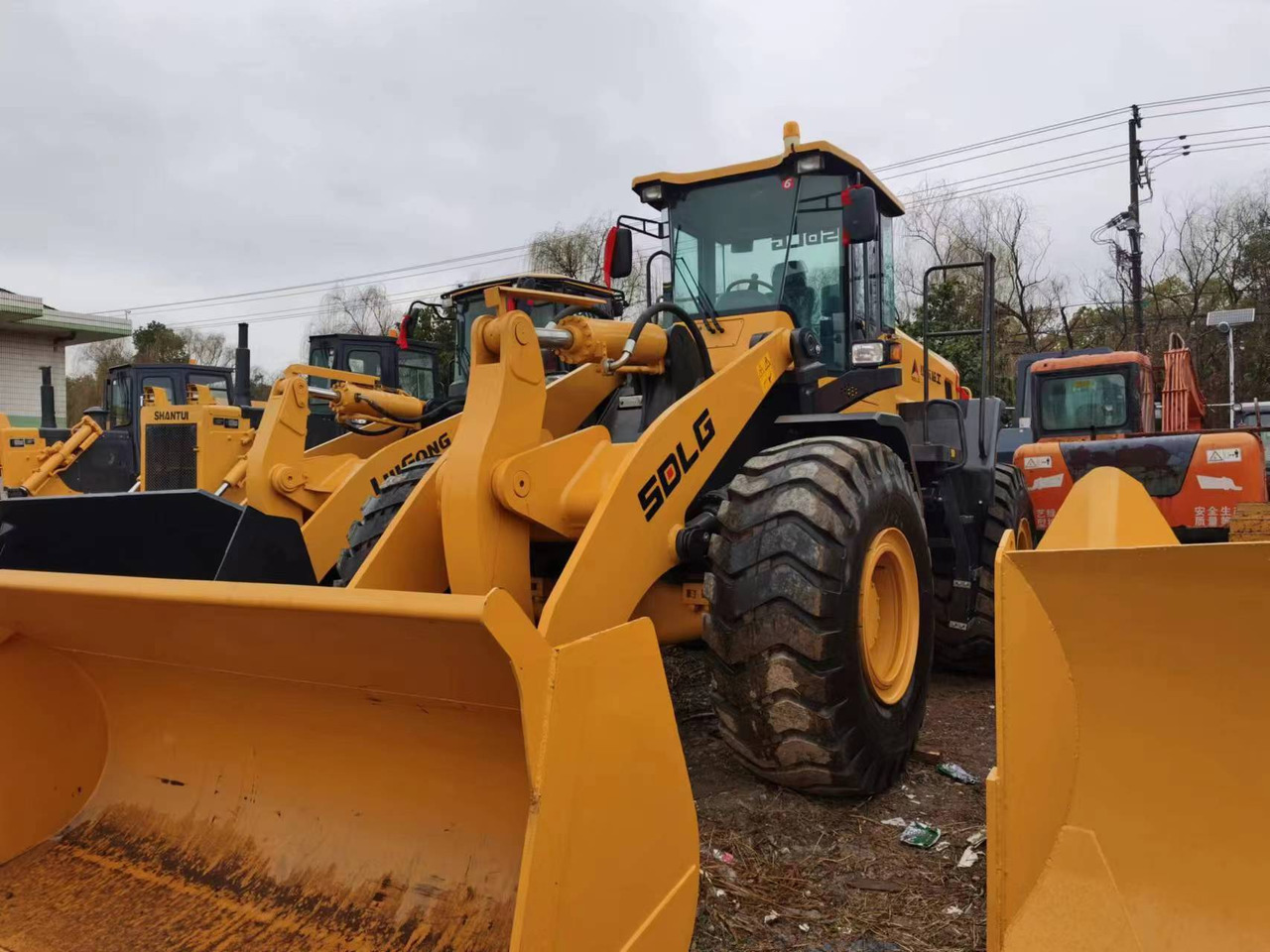SDLG L956F - Wheel loader: gambar 2 SDLG L956F - Wheel loader: gambar 2