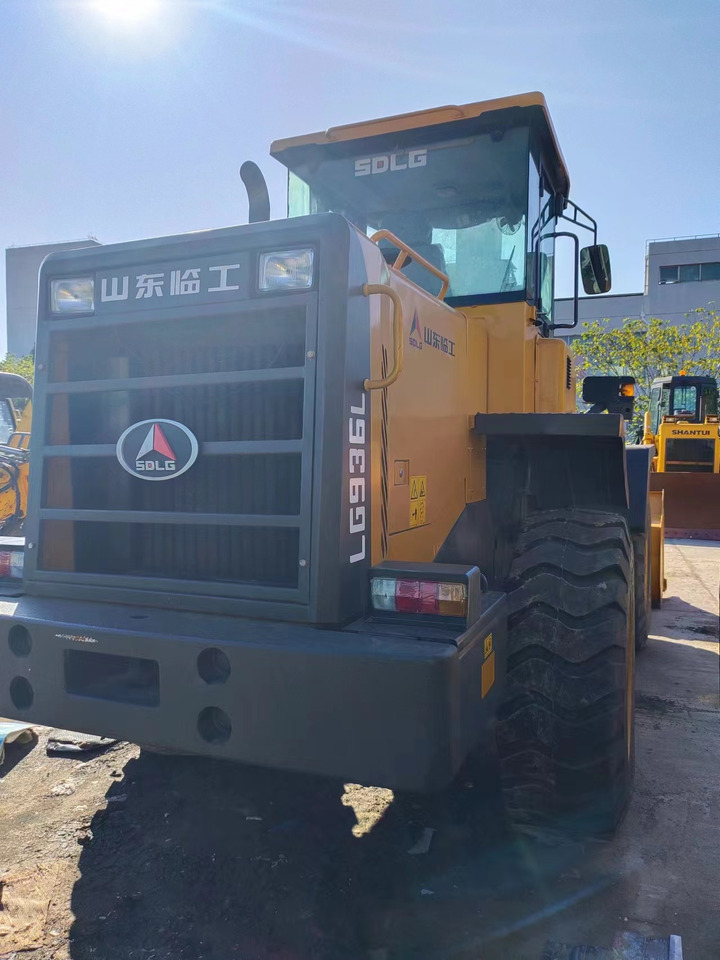 Wheel loader baru SDLG LG 963L: gambar 6 Wheel loader baru SDLG LG 963L: gambar 6